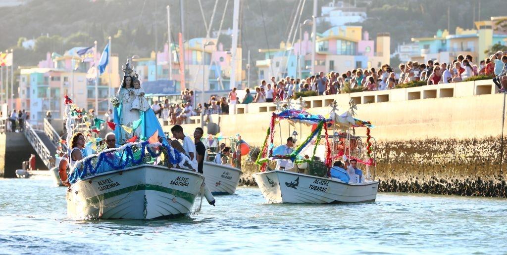 NOSSA SENHORA DA ORADA HOMENAGEADA PELAS GENTES DA TERRA