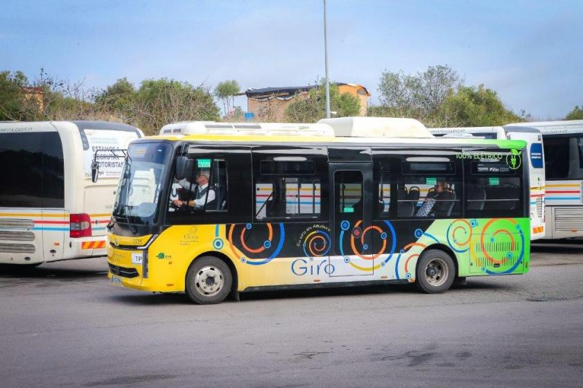 Albufeira amplia rede de transportes giro