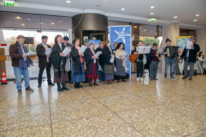 Grupo de cantares de Paderne &quot;Força da Tradição&quot; nos paços do concelho