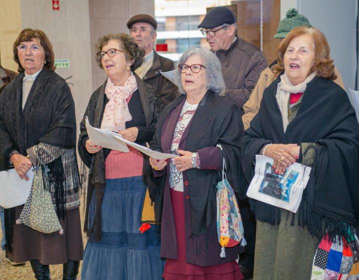 Grupo de cantares de Paderne &quot;Força da Tradição&quot; nos paços do concelho