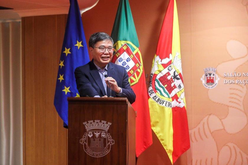 Visita do embaixador da China