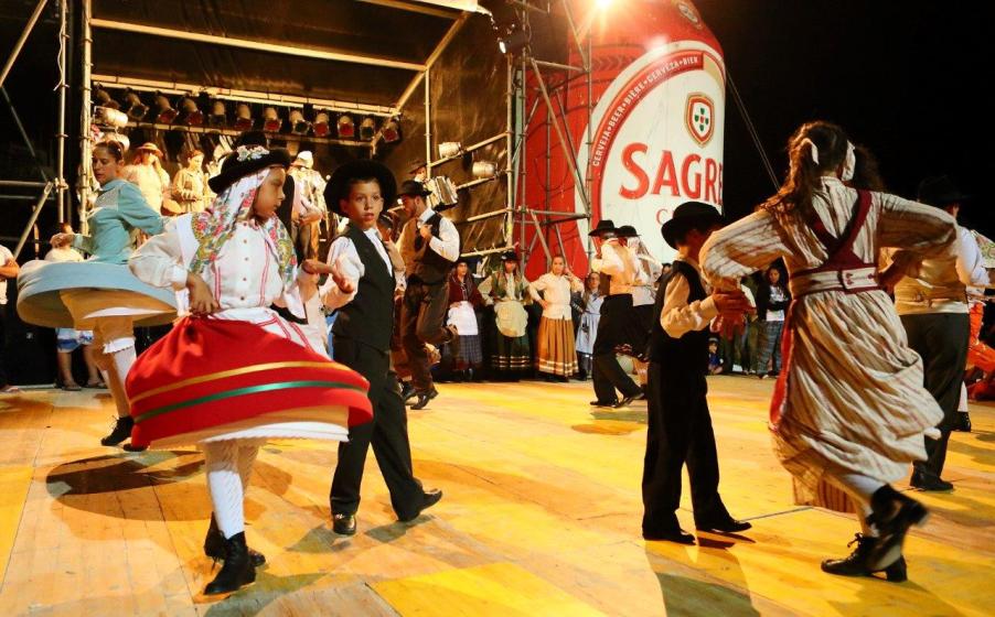 atuação de rancho folclórico