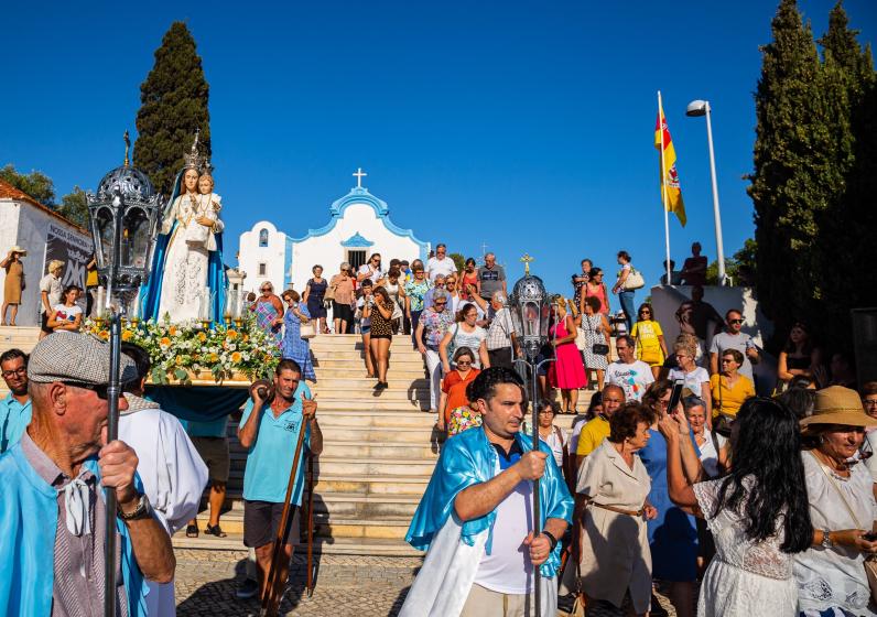 Procissão em honra de Nossa Senhora da Orada