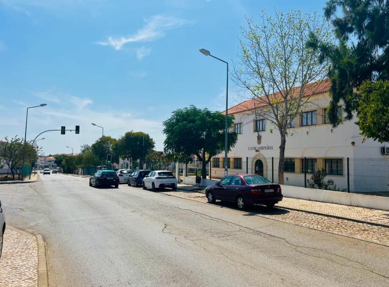 Estrada do Paraíso, antiga escola primária, Ferreiras