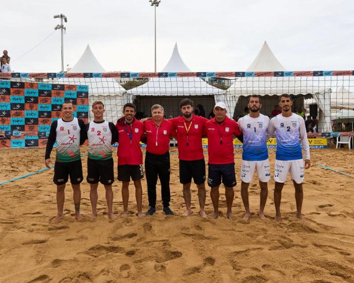 Equipas que foram à final com os árbitros