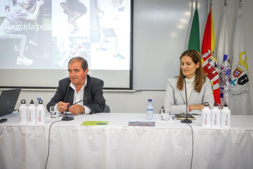 PRESIDENTE DA CÂMARA MUNICIPAL A DISCURSAR NA INAUGURAÇÃO DO ESPAÇO “ALBUFEIRA COM CORAÇÃO”