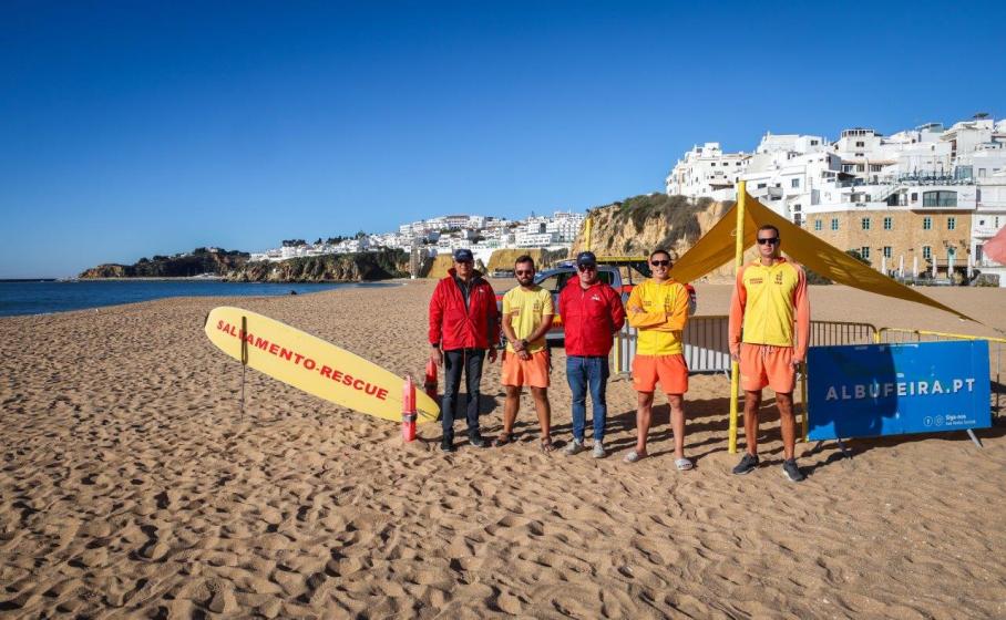 nadadores salvadores na praia dos pescadores