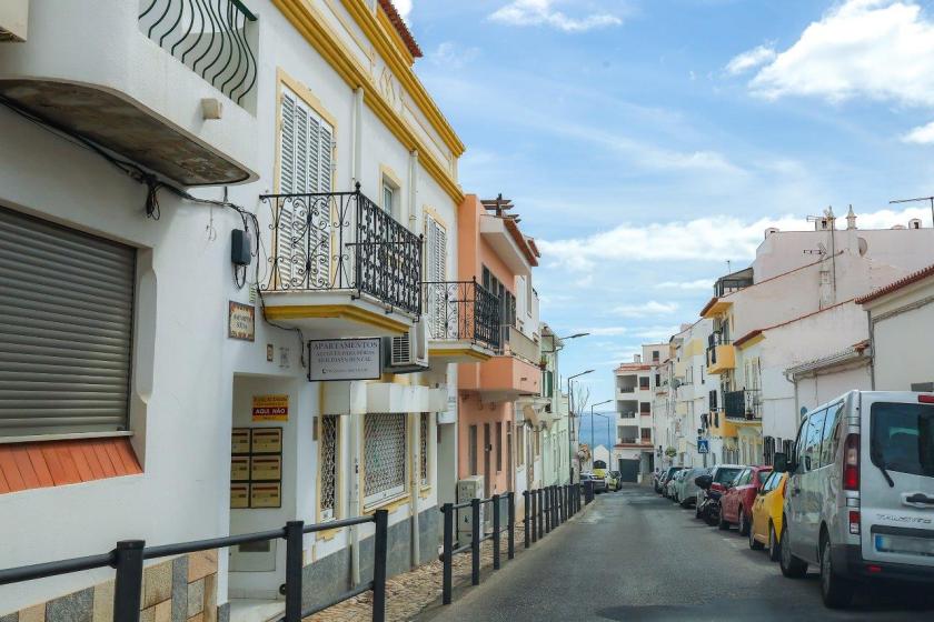 Construção do coletor da meia encosta