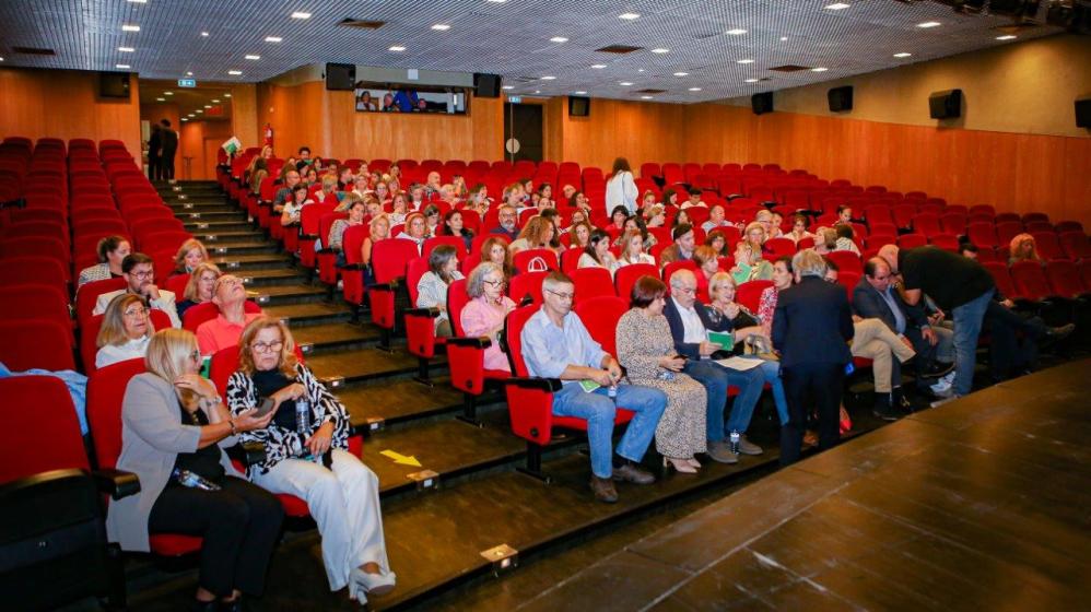 PROFESSORES ACOLHIDOS EM ALBUFEIRA SOB A ÉGIDE DE CAMÕES